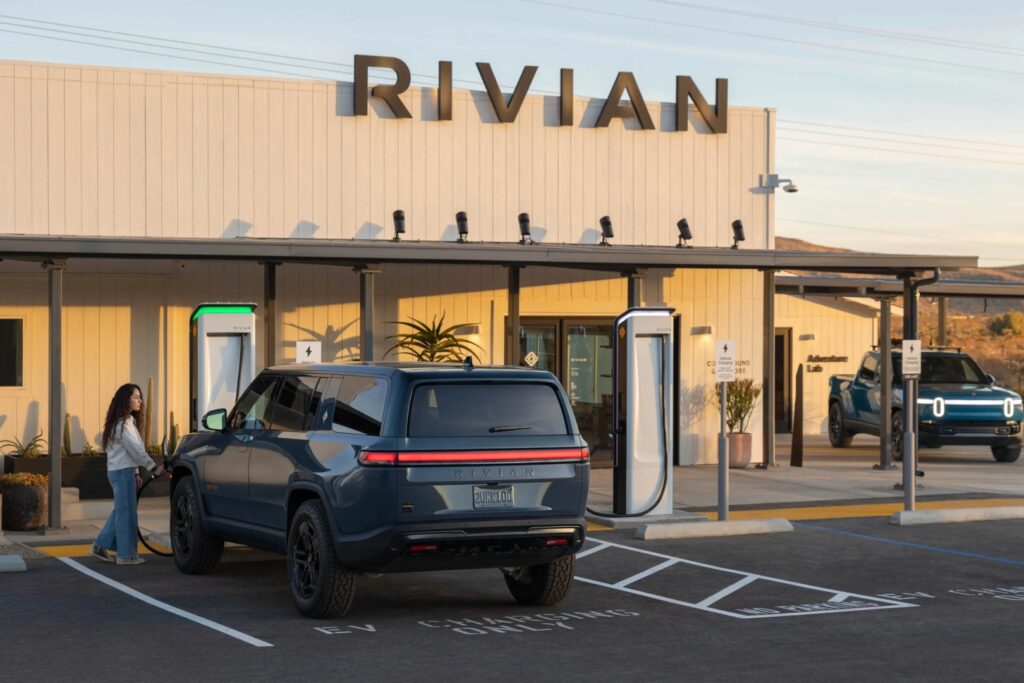 Rivian, Mobileye And Arm Are Among Top Large Cap Gainers Last Week (Dec 30-Jan 3): Are The Others In Your Portfolio? - Rivian Automotive (NASDAQ:RIVN), ARM Holdings (NASDAQ:ARM)